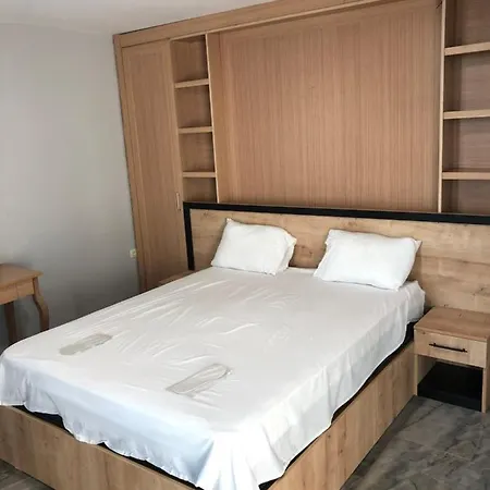 Aparthotel Garden Park Suit *